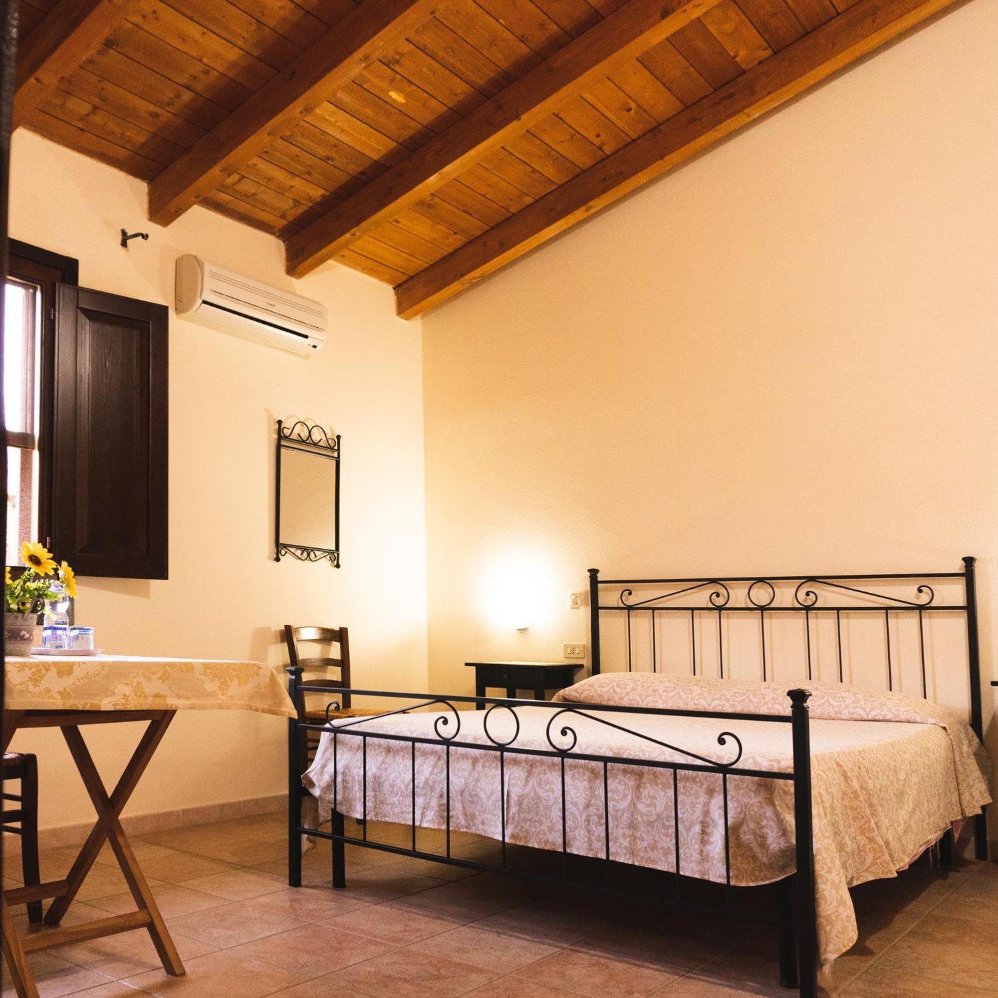 Agriturismo Il Ginepro Fluminimaggiore Buitenkant foto